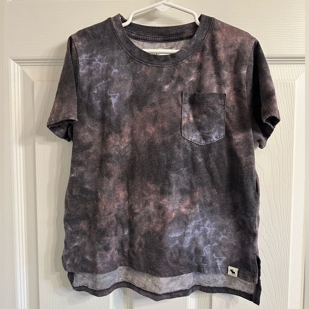 a&f kids | dark tie dye pocket hi-lo tee